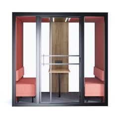 Akoestische overlegruimte met houten wandpanelen